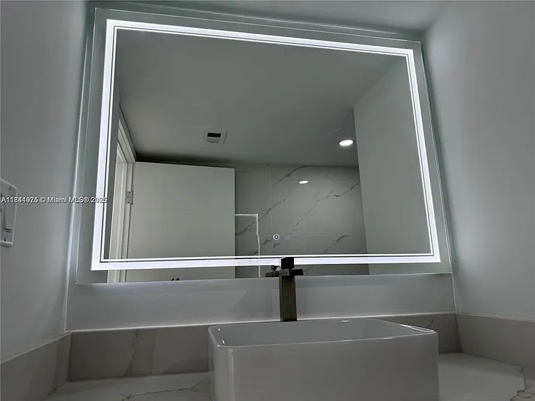 18031 Biscayne Blvd #502 — Photo 10
