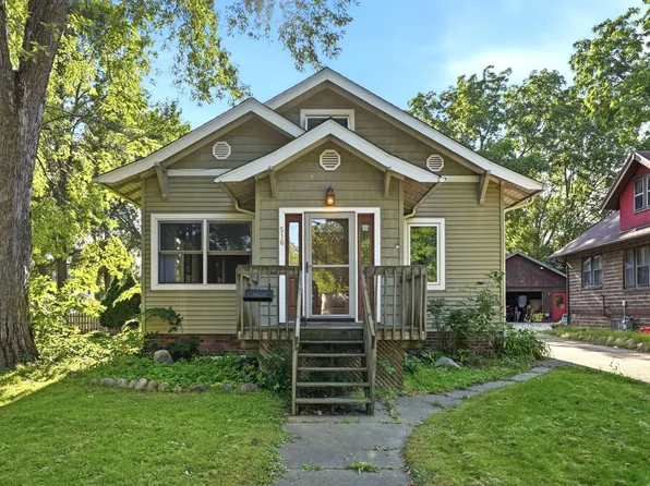 516 4th St SE, Willmar, MN 56201