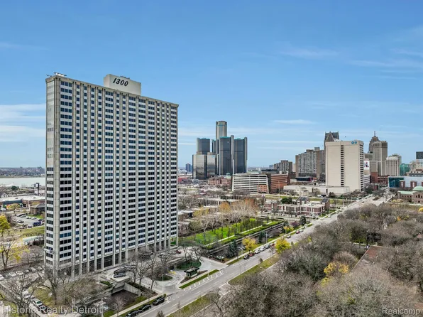 1300 E Lafayette St APT 2012, Detroit, MI 48207