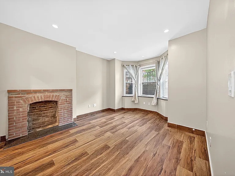 817 6th St NW #B — Photo 12