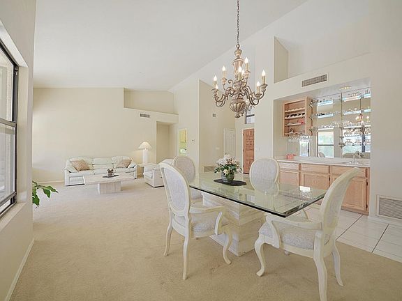 5th image of 1115 E Braeburn Dr