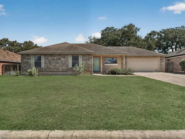 324 BUNKER HL, Pleasanton, TX 78064