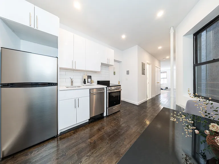 703 9th Ave #3B — Photo 3