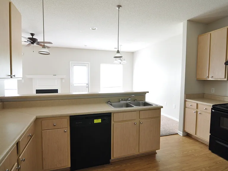 44 Pine Meadow Cir — Photo 8