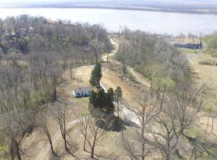 221 Shaw Ave, Alton, IL 62002