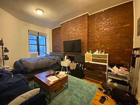 4th image of 227 E 5th St APT 2RE