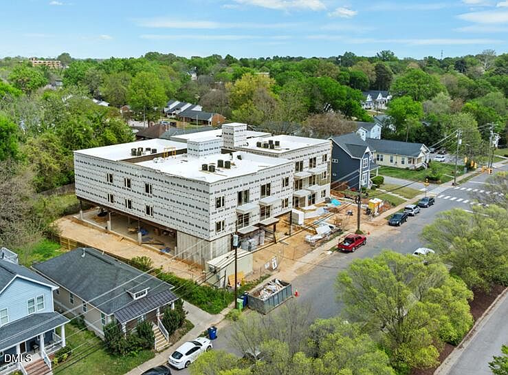 1st image of 709 E Lenoir St #205