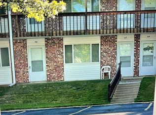 9 N Riley St, Kansas City, MO 64119