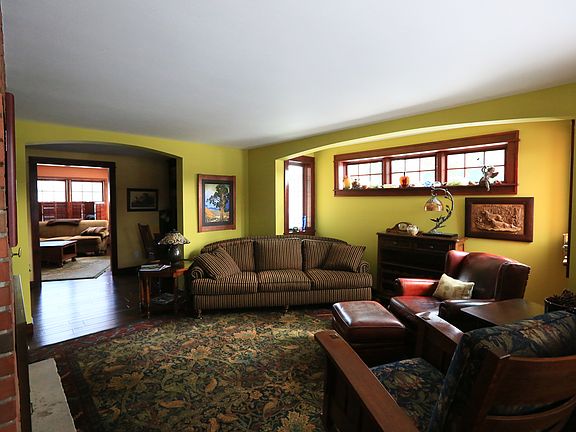 Hearth room, family room