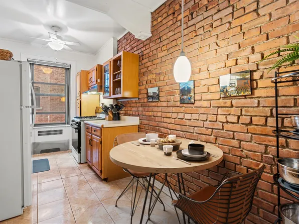 76-66 Austin Street image 3 of 14