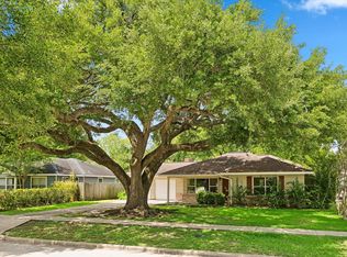 5610 Evergreen St, Bellaire, TX 77401