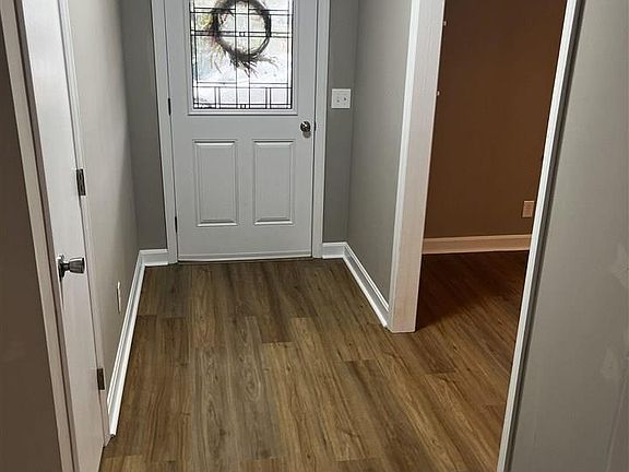 3rd image of 136 Wire Rd