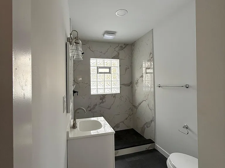 953 Roup Ave — Photo 5