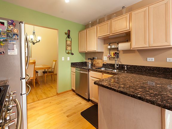 2nd image of 195 Norfolk Ct APT 6