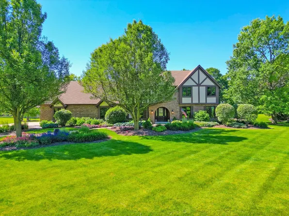 4 Pheasant Run, Hawthorn Woods, IL 60047