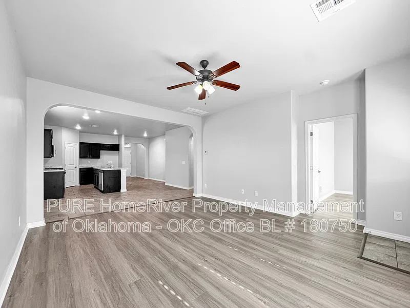 3 bed, 2.0 bath, 1654 sqft, $1,650 — Photo 2