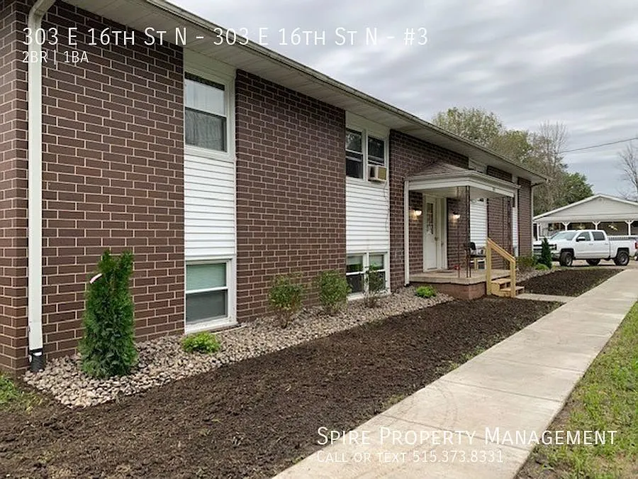 large 2br apartment in quiet Newton neighborhood — Photo 2