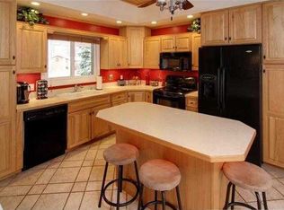 4704 Laura Ln, Shoreview, MN 55126