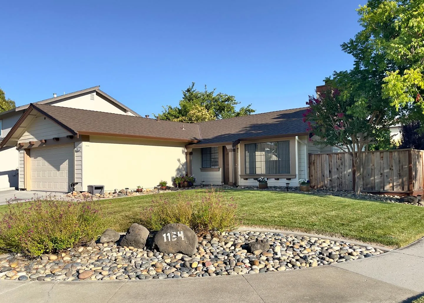 1154 Valbusa Dr photo 1