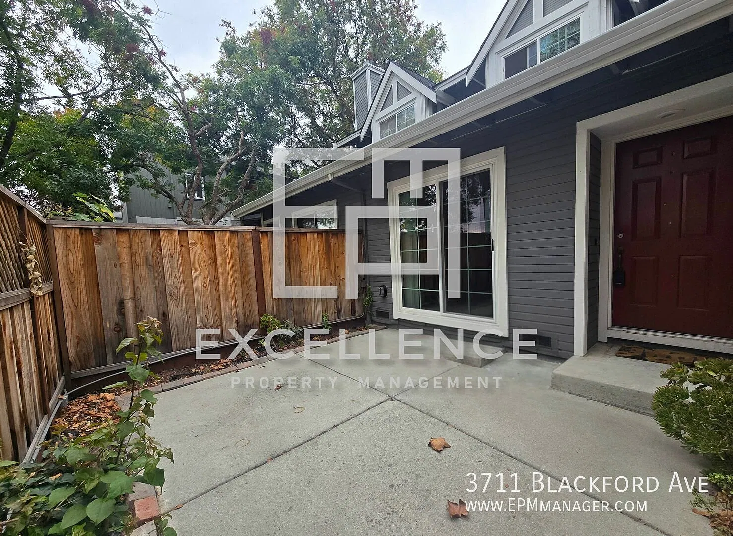 2/2.5 Townhouse, 1 Car Garage, W/D, Enclosed Patio, Cat OK — Photo 2