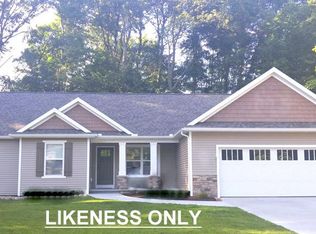 101 Firefly Ln, Saint Albans, VT 05478