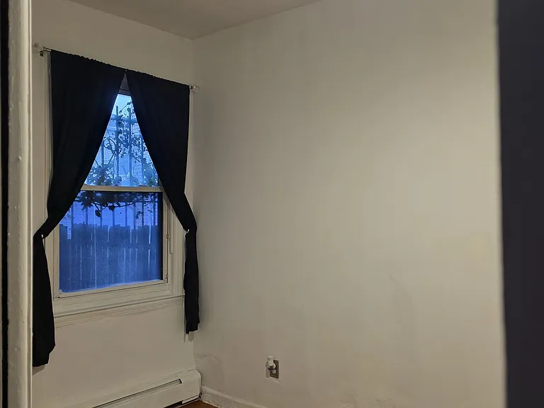 Entry way to bedroom.