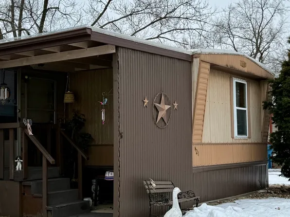 421 Avenue G, Bloomington, IL 61704