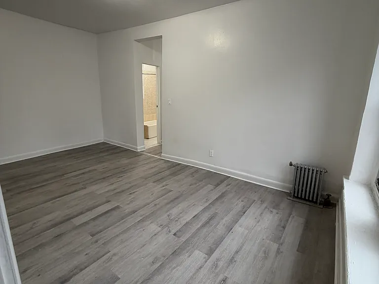 1841 Mohegan Ave #2 — Photo 1