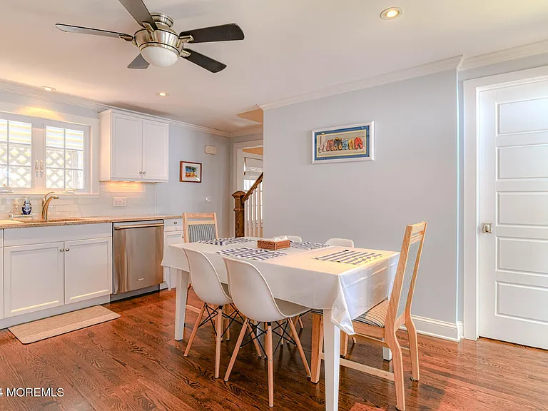 94 Embury Ave — Photo 13