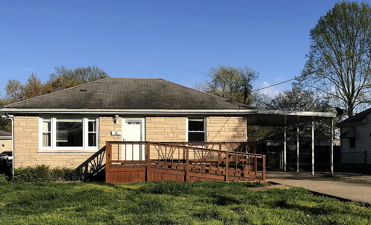 10305 Meadowview Dr photo 1