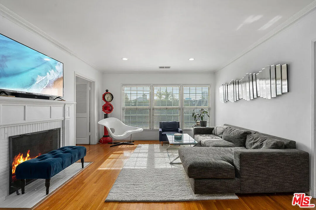 2 bed, 2.0 bath, $3,950 — Photo 4