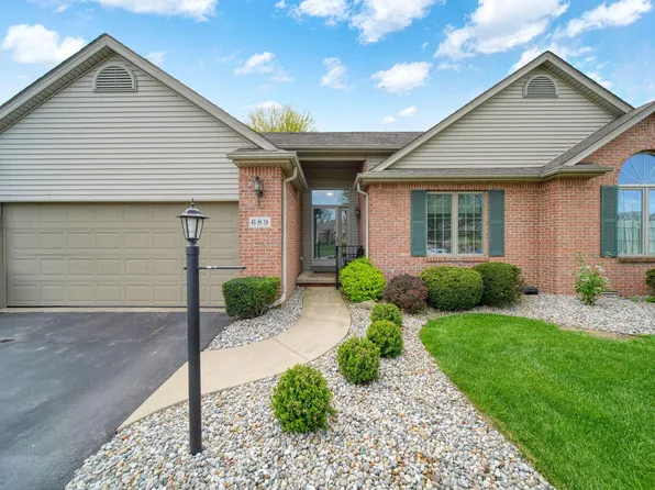 689 Koreys Cir #16, Blissfield, MI 49228