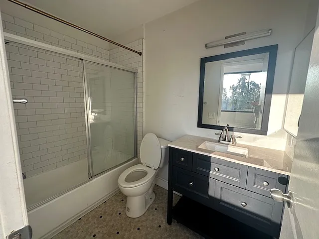 1420 North Mansfield Avenue - 205 — Photo 34