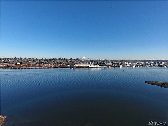 2nd image of 1013 W Bay Dr NW