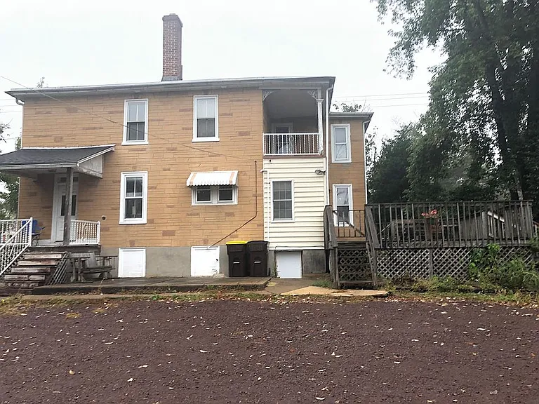 876 Main St — Photo 11