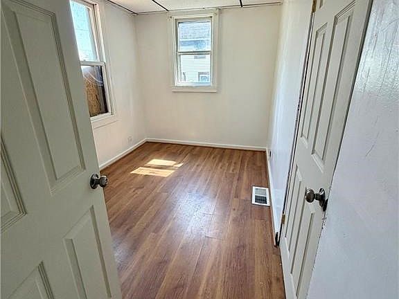 5th image of 235 High St