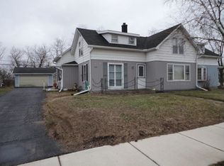 706 E Cook St, Portage, WI 53901