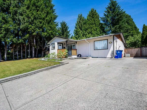 12214 211th St, Maple Ridge, BC V2X 8C9
