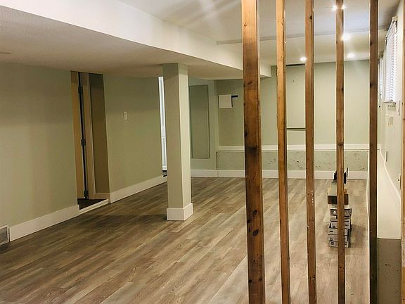 3rd image of 218 10th Ave #2