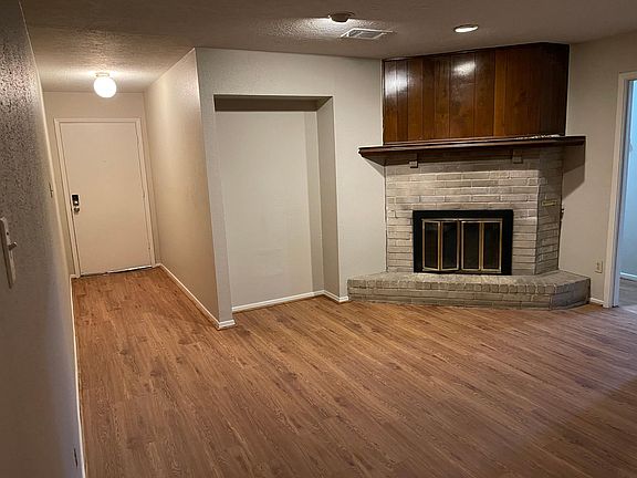 4th image of 9314 Golden Wood Ln