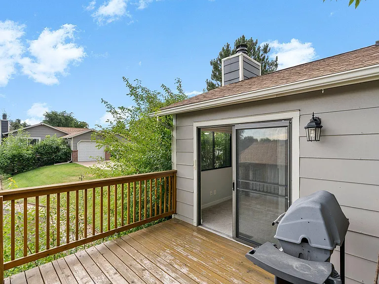 551 W Crestline Cir #9D2 — Photo 18