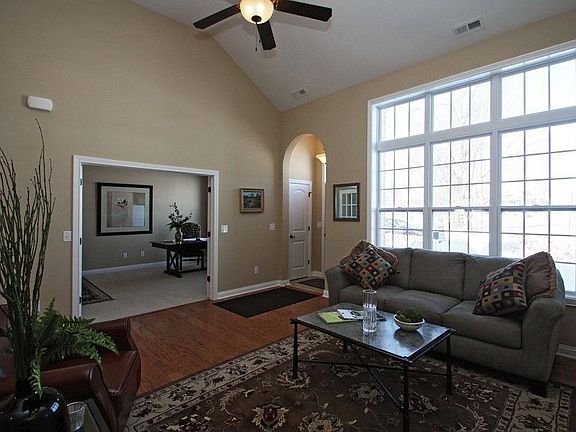 5th image of 6683 Beekman Pl