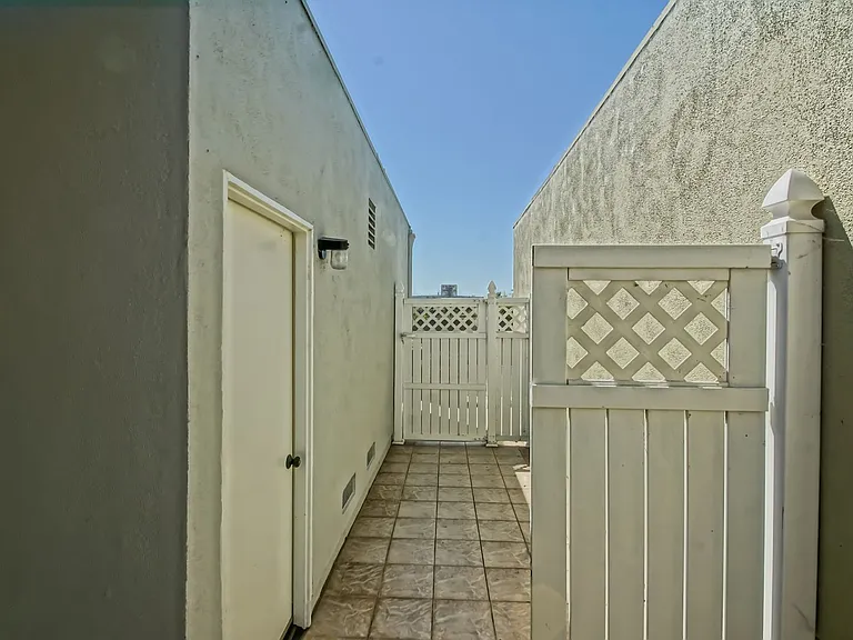7148 Island Village Dr — Photo 5