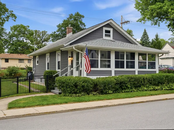 256 Garfield Ave, Valparaiso, IN 46383