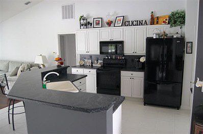 4th image of 76 Ferndale Ln