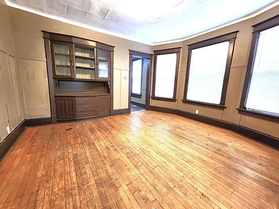 4th image of 3156-3158 N 1st St