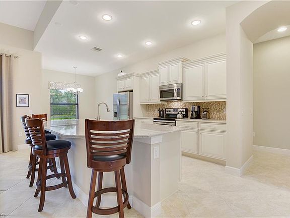 5th image of 10170 Belcrest Blvd