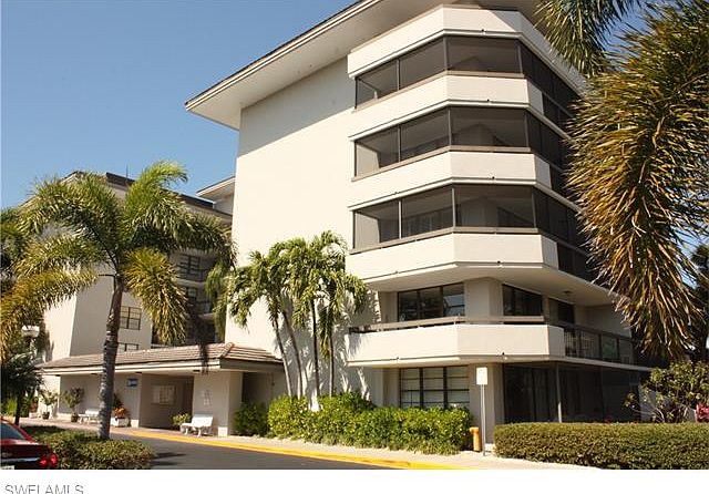 1st image of 693 Seaview Ct APT 207