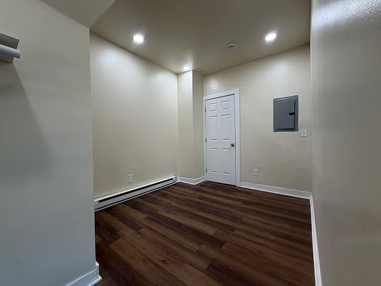 194 Seymour Ave #3 — Photo 9