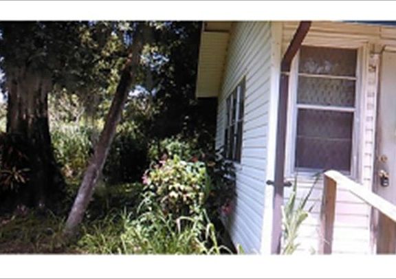 3rd image of 320 W Mariana Ave